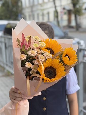 Букет с подсолнухами
